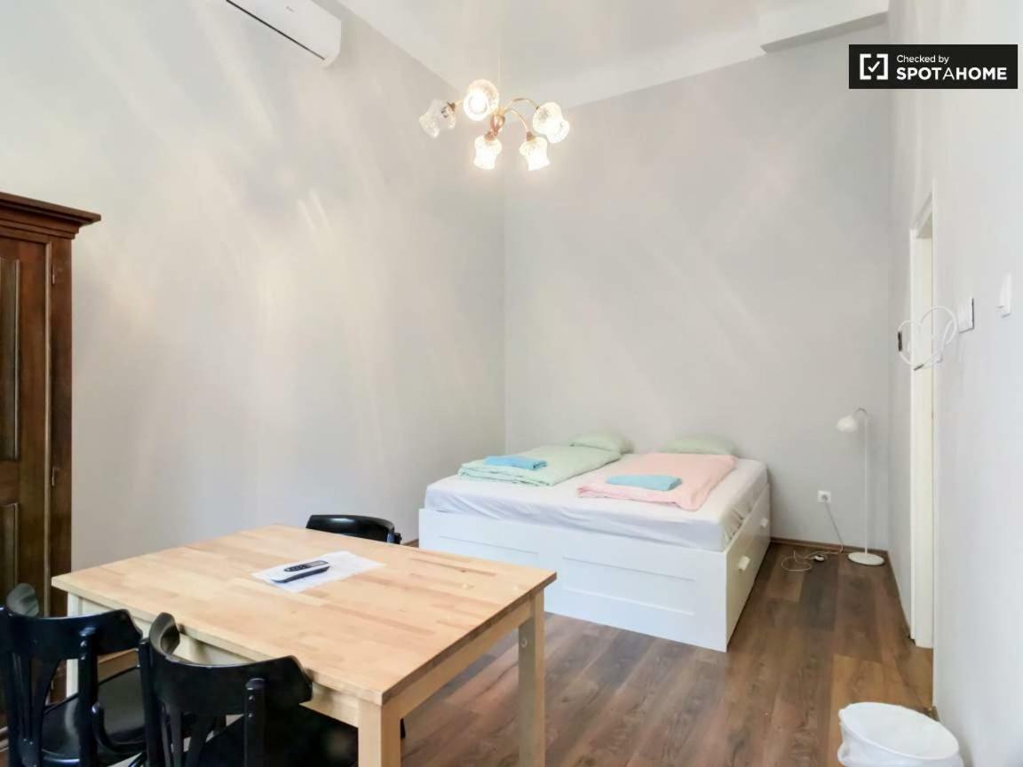 Dob15 Small Apartment Budapest